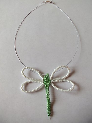 Collier libellule verte