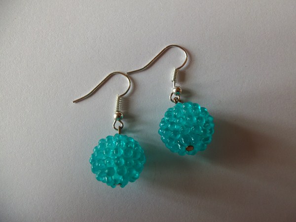 Boucles d'oreilles graine de fruits turquoise