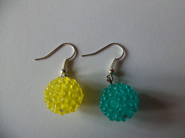 Boucles d'oreilles graine de fruits turquoise et jaune