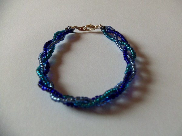 Bracelet tresse cama&iuml;eu de bleu