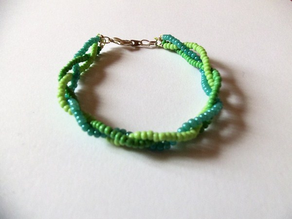 Bracelet tresse camaïeu de vert