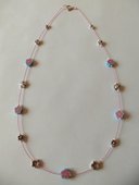 Collier fleuri rose