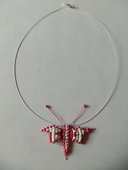 Collier papillon rose