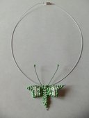 Collier papillon vert