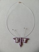 Collier papillon violet