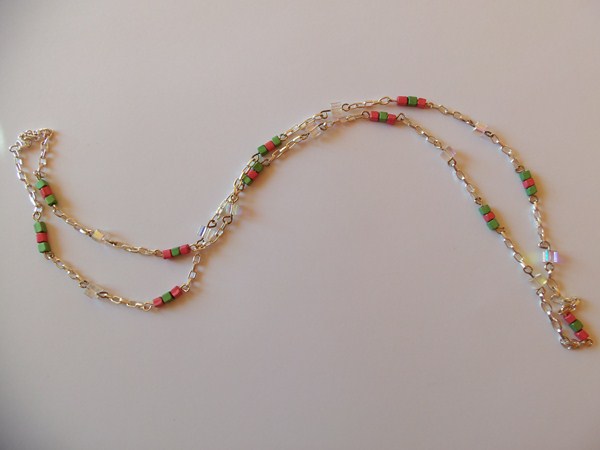 Sautoir cubes rose et vert